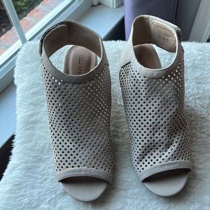 Call it Spring Sandals. Stacked Heel. Color Taupe. Size 8.5